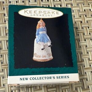 Keepsake Ornament Alice in Wonderland